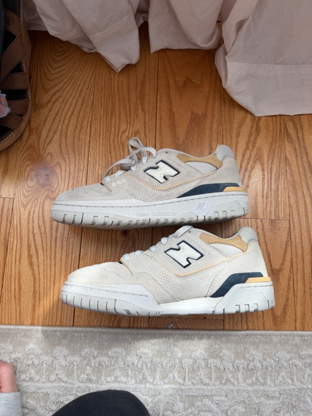 Women’s New Balance 550 - Picture 3 of 7
